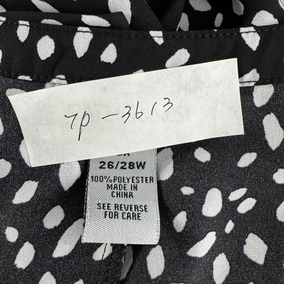 Catherines Top Shirt Blouse 3X Button Front Black White Print Tab Sleeve TP-3613 - Picture 2 of 10